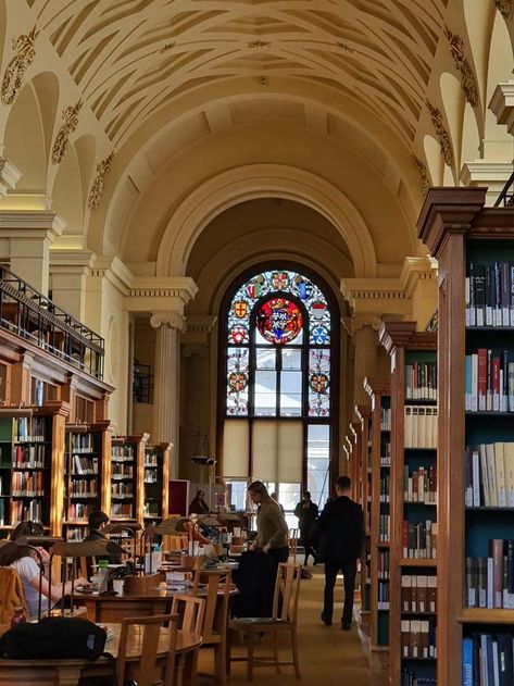 Boarding School Campus Aesthetic, Nevermore Academy Classes, University Of Cambridge Library, Cambridge Library Aesthetic, Architecture College Aesthetic, Krista Aesthetic, Cambridge University Aesthetic, Oxford Aesthetic, College Life Aesthetic