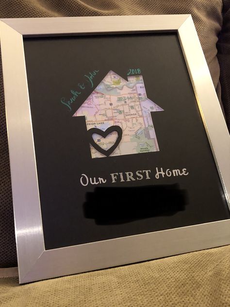 First House Keepsake Ideas, First Home Sign Ideas, Diy First Home Gifts, Our First Apartment Keepsake, New Home Diy Gift, Cricut House Warming Gift, House Warming Cricut Ideas, Diy New Home Gift, New Home Signs Diy Housewarming Gifts