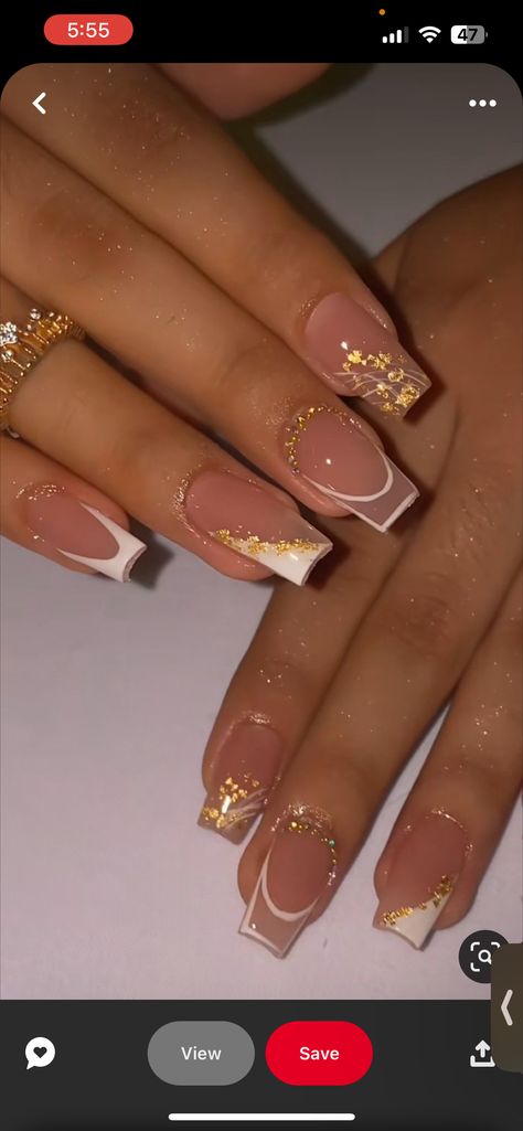 Square Nails Gold Design, Short Nail Designs With Gold, White And Gold Nails Short Square, Gold Nail Inspo Square, Gold Nails Acrylic Short, Short White And Gold Nails, Damas Nails, Short Gold Nails, Gold Nails Short