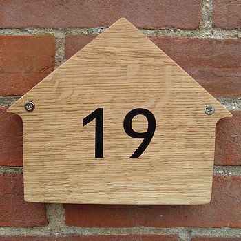 small oak house number by earthome | notonthehighstreet.com Contemporary House Numbers, Home Wooden Signs, Looking For Houses, Number 19, Modern House Number, Moving Gifts, House Number Sign, Address Plaque, Diy Hanging