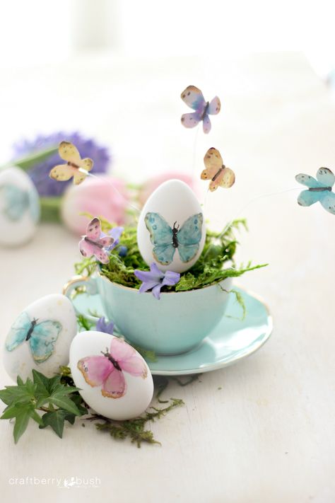 craftberry bush Watercolor butterflies Easter eggs and a little magic http://www.craftberrybush.com/2015/03/watercolor-butterflies-easter-eggs-little-magic.html via bHome https://bhome.us Magic Watercolor, Watercolor Butterflies, Spring Tea, Easter Blessings, Easter Parade, Egg Crafts, Easter Time, Butterfly Watercolor, Hoppy Easter