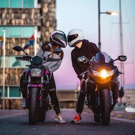 Couple Riding Motorcycle, Motorcycle Couple Photography, Couple Bike, Couple Motorcycle, Motocross Couple, Motorcycle Couple Pictures, Motorcycle Photo Shoot, Bike Couple, Biker Couple