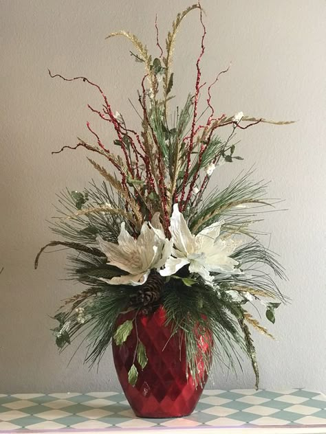 Winter Flowers Christmas Floral Arrangements Diy, Winter Flower Arrangements, Dekoratívne Vence, Winter Floral Arrangements, Winter Arrangements, Winter Planter, Gubahan Bunga, Christmas Flower Arrangements, Christmas Planters