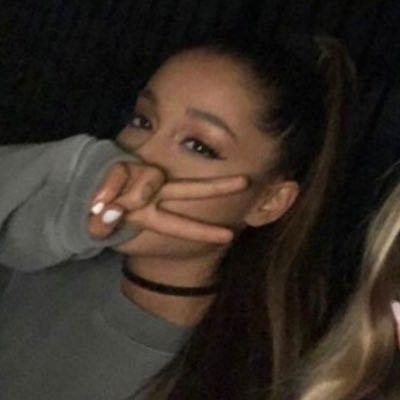 Ariana Grande Twitter aesthetic icon profile old pics Old Ariana Grande, Ariana Grande Twitter, Ariana Grande Profile, Mac Miller And Ariana Grande, Old Pics, Ariana Grande Pictures, Mac Miller, 1 Girl, Beautiful Person