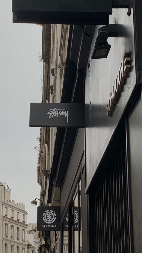 Stussy Aesthetic Wallpaper, Stüssy Aesthetic, Stussy Aesthetic, Stussy Wallpaper, Minimal Shirt Design, Cool Pictures For Wallpaper, Y2k Wallpaper, Foto Tips, Shopping Photography