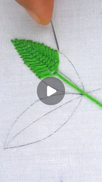 Fly Stitch, Embroidery Cute, Embroidery Crafts, Embroidery Leaf, Embroidery Lessons, Lazy Daisy Stitch, Feather Stitch, Chain Stitch Embroidery, Beautiful Flower Designs