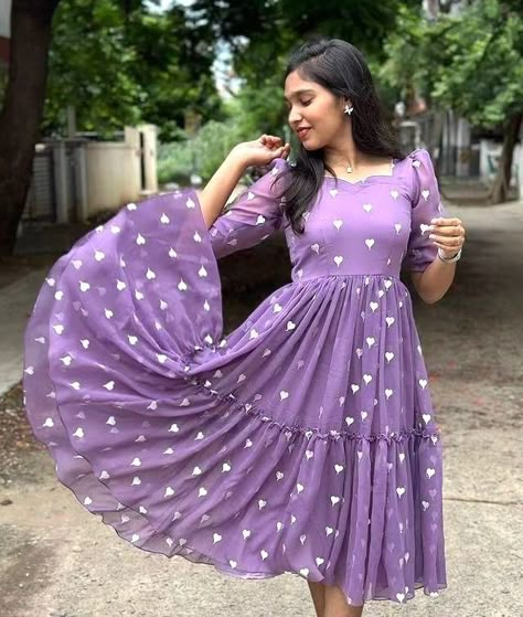 *PRICE :-899/-+shipping 1275 LAVENDER HEART 💜 Here's presenting you a perfect pretty fit for Party Wear The beautiful heart ❤️ All Over the Midi😍 Along With Complimenting neck line just makes its more beautiful 🤍❤️ Details ✓Material :- Georgette ✓Gown Length :- 48 ✓Sleeves Length :- 12" ✓Neckline Sweetheart MAXI SIZE :- M-38 L-40 XL-42 XXL-44 * Happy Shopping ❤️🛒 *YOU DESIRE ❤️ WE DELIVER 🎁* Georgette Sarees Frock Designs, Jorjet Frock Designs Latest, Frock Neck Models, Full Sleeve Frocks For Women, Gorget Frocks Design, Georgette Top Design, Georgette Gown Designs, Georgette Floral Long Frocks, Georgette Frock Designs