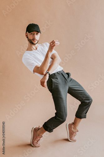 Stock Image: Edgy blond male model Male Portrait Poses, Male Pose Reference, Anatomy Poses, Figure Poses, Dynamic Poses, Male Poses, Action Poses, Free Graphics, Character Design Male