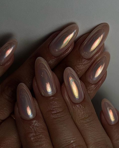 Metallic Sns Nails, Crom Nails Ideas, Copper Dust Nails, Gold Glazed Nails, Gold Designs On Nails, Oyster Chrome Nails, Tan Chrome Nails Almond, Light Gold Chrome Nails, Chrome Thanksgiving Nails