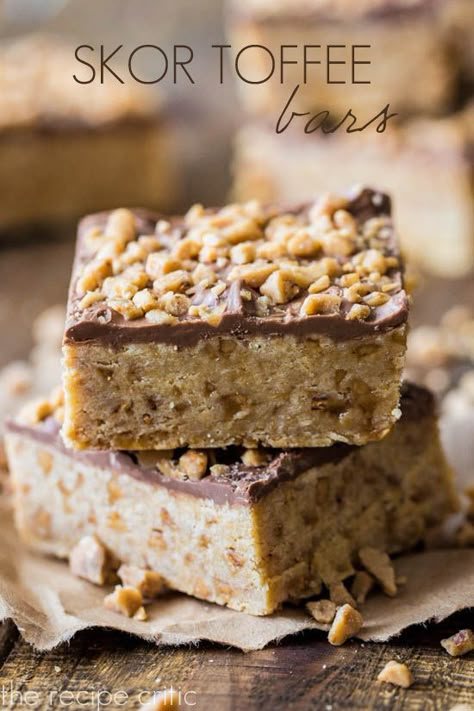 Skor Toffee Bars at https://therecipecritic.com Only 4 ingredients is all it takes to make these AMAZING Skor toffee bars! Toffee Chips, Toffee Bars, The Recipe Critic, Recipe Critic, Cereal Treats, Butter Bars, Hello Sweetie, Holiday Goodies, Cereal Bars