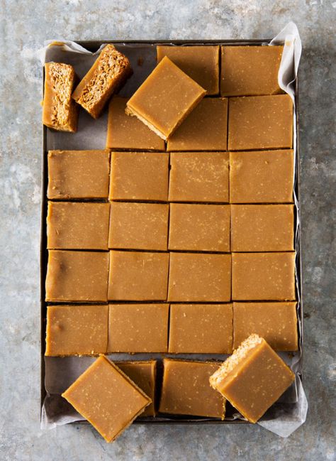 Takaka Ginger Crunch | MiNDFOOD Recipes & Tips Ginger Recipes Dessert, Ginger Desserts, Ginger Crunch, Crunch Recipe, Pumpkin Cheesecake Bars, Tray Bake Recipes, Slices Recipes, Ginger Recipes, Gluten Free Pumpkin