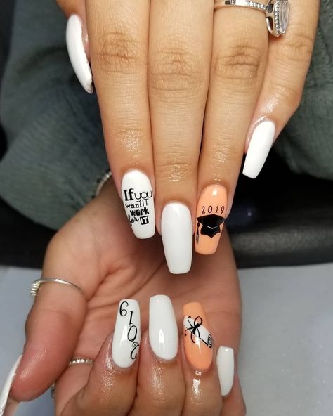 Graduation Nail Ideas Acrylic, College Graduation Nails, Graduation Nail Art, Graduation Nail Designs, Grad Nails, Natural Nail Art, Peach Nails, Graduation Nails, Easy Nails