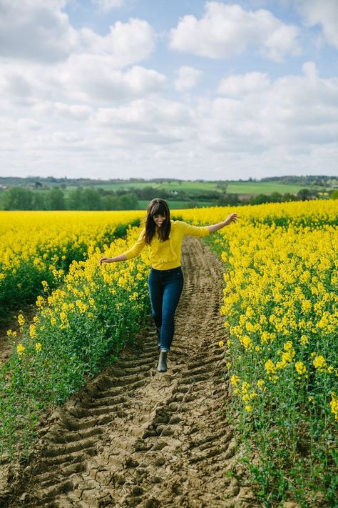 happy easter weekend! Naomi Davis, Happy Easter Weekend, Rapeseed Field, Canola Field, Yellow Field, Love Taza, Yellow Fields, Sister Photography, Mustard Seeds