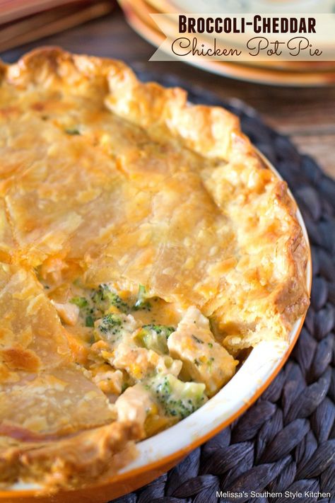 Broccoli Cheddar Chicken Pot Pie Cheddar Chicken Pot Pie, Lekker Resepte, Shepherd Pie, Easy Suppers, Broccoli Cheddar Chicken, Broccoli And Cheddar, Dinner Pies, Chicken Casseroles, 2023 Recipes