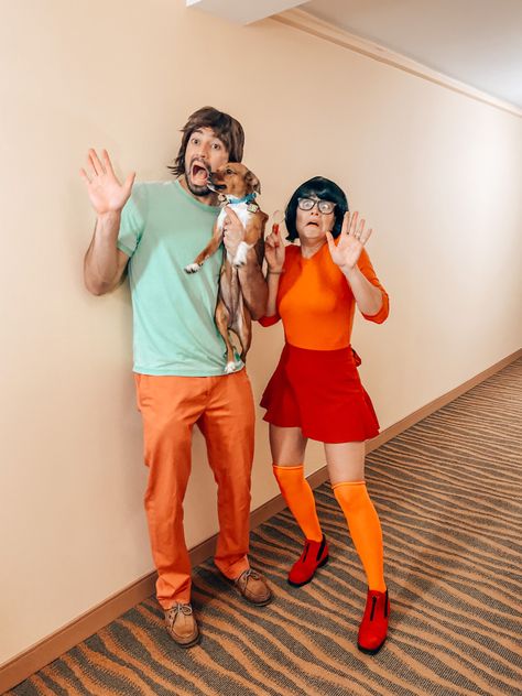 Velma, Shaggy and Scooby Doo Halloween Costume - dog family costume Scooby Doo Costume For Dog, Scoot Doo Halloween Costume, Couples Costumes With Dog Halloween, Scooby Costume For Dog, Scooby Dog Costumes, Shaggy Velma And Scooby Costume, Shaggy And Velma Halloween Costumes, Dog Family Costume Ideas, Velma Shaggy Costume