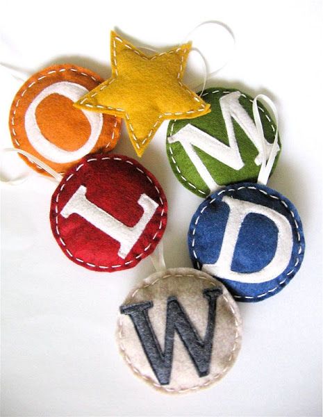 New York City, NY - This collection of DIY ornaments pays tribute to your favorite wintry scenes, your favorite people, and even your favorite holiday foods. Initial Christmas Ornaments, Felt Ornaments Diy, Diy Felt Christmas Ornaments, Diy Felt Christmas Tree, Initials Ornament, Letter Ornaments, Family Ornaments, Felt Christmas Tree, Navidad Diy