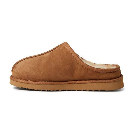 Made with naturally moisture-wicking material and our classic memory foam insoles, these genuine shearling clog slippers promise unbeatable comfort. And with a pair of proven, durable outsoles, these easy on/off, indoor/outdoor slippers are the perfect pick for relaxation around the house and on the go.Features: Memory FoamBase Material: 100% LeatherUpper/Outer Base Material: 100% LeatherShoe Lining Material: LeatherSole Material Content: 70% Eva, 30% RubberCare: Wipe CleanCountry of Origin: Imp Steve Madden Outfit, Fall Slippers, Mens House Shoes, Slippers Brown, House Shoes Slippers, Indoor Outdoor Slippers, Men Slippers, Man Of The House, Men's Slippers