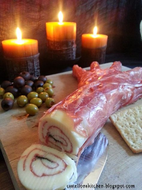 Castellon's Kitchen: Amputated Appetizer- Three Cheeses in Prosciutto: Snack Halloween, Buffet Halloween, Cool Candy, Plat Halloween, Creepy Halloween Food, Recetas Halloween, Diy Halloween Treats, Uhyggelig Halloween, Halloween Food Appetizers