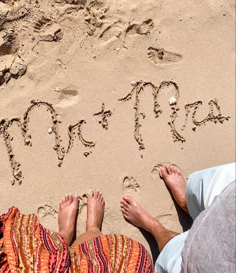 Honolulu Hawaii Honeymoon Mr. & Mrs. Written in Sand (photo taken by Adriana Salinas) Jamaica Honeymoon Aesthetic, Europe Honeymoon Aesthetic, Honey Moon Photos, Cruise Honeymoon Aesthetic, Tropical Honeymoon Aesthetic, Honeymoon Picture Ideas, Cute Honeymoon Pictures, Honeymoon Instagram Story, Beach Honeymoon Aesthetic