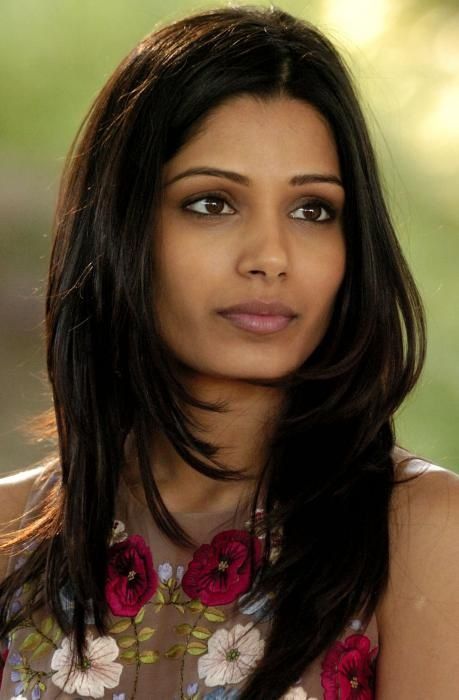 Freida Selena Pinto (born 18 October 1984) is an Indian actress & model. Freida Pinto, Belle Blonde, American Beauty, Real Beauty, Beauty Face, Dark Hair, Pretty Face, Woman Face, Beauty Women