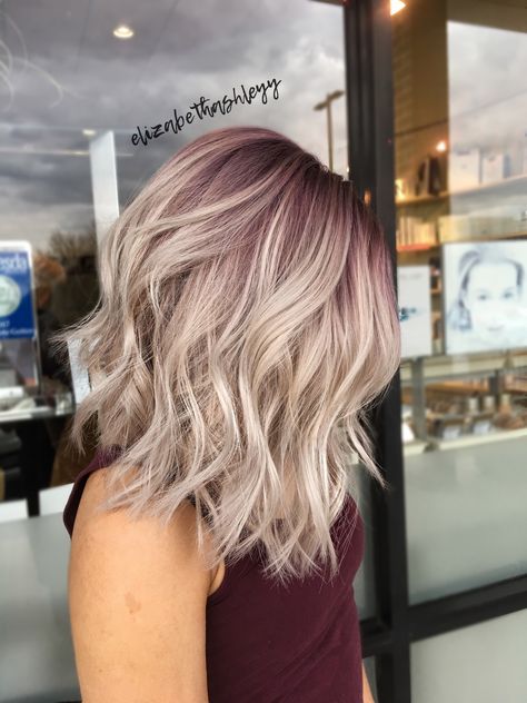 Rooty blonde | purple root | pink root | purple into blonde | A-line bob | Lob haircut | elizabethashleyy Blonde Hair Purple Roots, Lions Mane, Cool Blonde Hair, Vlasové Trendy, Angled Bob, Shoulder Length Hair Cuts, Colour Ideas, Hair Color And Cut, Brown Blonde