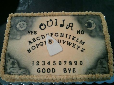 Ouija Board Cake Cake Dark Chocolate, Cake Lol, Horror Cake, Gothic Cake, Spooky Cake, Spooky Food, Halloween Sweets, Creative Cake Decorating, Crazy Cakes