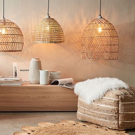 BUTLERS auf Instagram: „Lampen, Leuchten und Co. sorgen für eine stimmungsvolle Beleuchtung 💡 Kennt ihr denn schon unsere brandneuen Lampenschirme? Sie sind aus…“ Cage Light Fixture, Rattan Light Fixture, Rattan Chandelier, Cage Pendant Light, Hanging Lamp Shade, Boho Styl, Rattan Lamp, Bamboo Pendant Light, Rattan Pendant Light