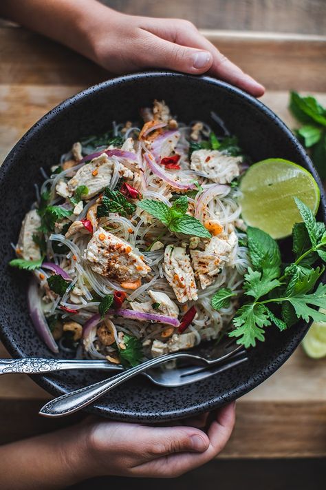 Summer Thai Recipes, Glass Noodles Salad, Thai Glass Noodles, Yum Woon Sen, Thai Glass Noodle Salad, Clear Noodles, Glass Noodles Recipe, Noodles Salad, Glass Noodle Salad