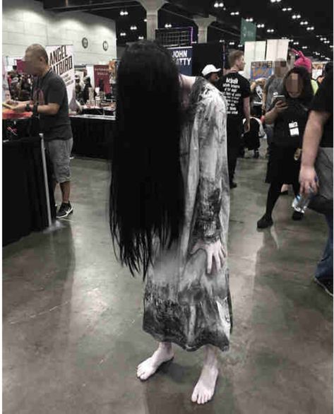 Sadako Horror, Sadako Cosplay, Sadako Costume, Sadako Yamamura, Chaotic Beauty, Japanese Horror Movies, Creepy Cute Aesthetic, Horror Halloween Costumes, Horror Costume