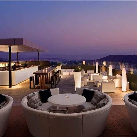 Top 7 Romantic Rooftop Restaurants To Visit | LBB, Pune Rooftop Lounge Design, House Rooftop Ideas, Rooftop Bar Design Lounges, Rooftop Bar Aesthetic, Romantic Weather, Roof Restaurant, Bohemian Restaurant, Rooftop Bar Design, Makerspace Design