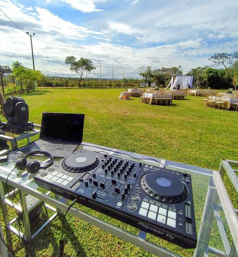 Dj Setup Aesthetic, Outdoor Dj Booth, Utility Storage Ideas, Bedroom Music Studio Ideas, Music Studio Room Home, Music Studio Room Aesthetic, Aesthetics Music, Music Studio Aesthetic, Bar Golf