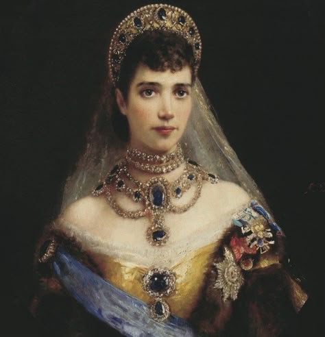 Maria Feodorovna, Princesa Real, Festoon Necklace, Victorian Portraits, Royal Tiaras, Royal Art, Hair Adornments, Royal Jewels, Royal Jewelry