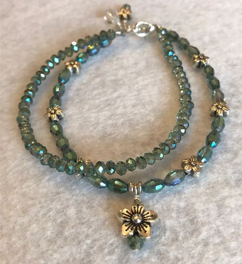 Green Bracelet, Bead Charms Diy, Dainty Bracelet, Crystal Beads Bracelet, Teardrop Beads, Bracelets Handmade Beaded, Dainty Bracelets, Strand Bracelet, Flower Charm