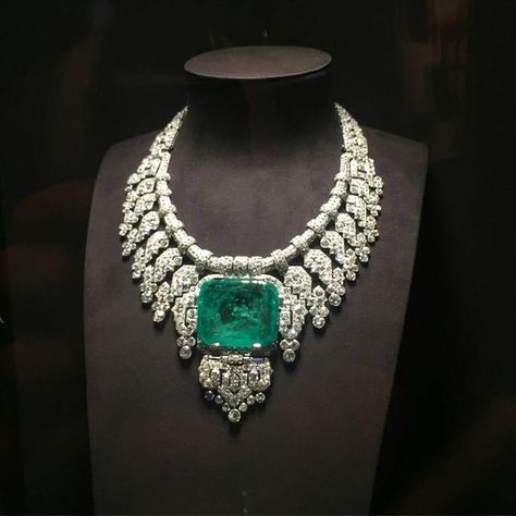 Cartier Diamond Necklace, Vintage Diamond Necklace, Cartier Diamond, Expensive Diamond, Expensive Jewelry Luxury, High Fashion Jewelry, Royal Jewels, Emerald Necklace, Expensive Jewelry