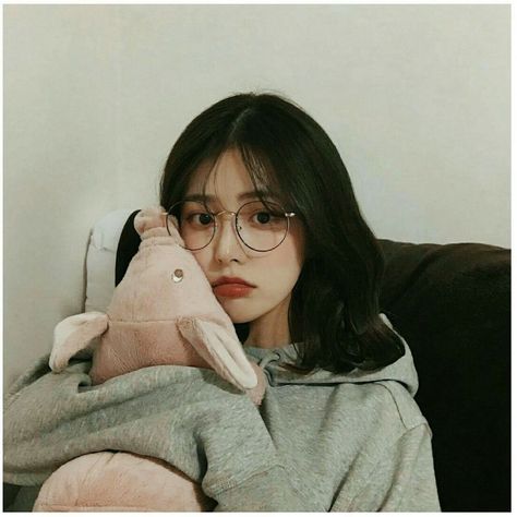 #wattpad #fanfiction y/n is a 16year old girl who is cold and a gangster she lives in a orphanage why?  read the book for more Pics For Dp, Asian Babies, Aesthetic People, Nerd Girl, Girls With Glasses, Foto Pose, Japan Fashion, Cat Girl, Glasses Fashion