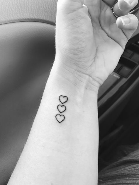 Finally got my tattoo. Three hearts to represent my kids! Children Tattoos, Little Heart Tattoos, Heart Tattoo Wrist, Small Heart Tattoos, 4 Tattoo, Small Girl Tattoos, Inspiration Tattoos, Heart Tattoo Designs, Tattoo Cover