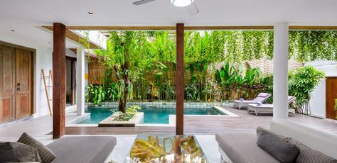 Gorgeous Tropical Villas In Bali Balinese Villa, Bali Style Home, Courtyard Pool, Bali House, Tropical Backyard, Bali Villa, Modern Villa Design, Piscina Natural, Estilo Tropical