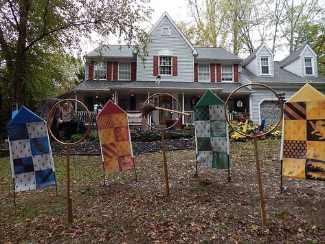 Hogwarts Decor, Harry Potter Halloween Decorations, Home Halloween Costumes, Harry Potter Halloween Party, Outdoor Halloween Decor, Harry Potter House, Ellicott City Md, Halloween Outside, Harry Potter Theme Party