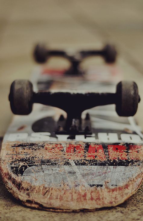 I really wanna learn to skate this summer... Skate Photography, Skateboard Photos, Skateboard Aesthetic, Skate Photos, Penny Skateboard, Skate 3, Skate And Destroy, Skateboard Photography, Skater Aesthetic