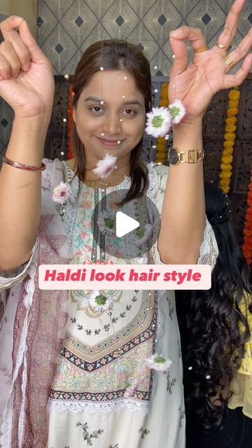 Shikha Rathore on Instagram: "Quick n easy ……..
Beautiful hair styling for your special day 
Like , engagement, haldi , sangeet 😍🥰

#hairstyle #sangeethairstyle #themakeupmantrabsp #hairstylehacks #hairhacks #makeupacademy #bestmakeupacademy" Hairstyles In Wedding Function, Hair Styles For Haldi, Hair Styles For Mehndi Function, Haldi Look Hairstyle, Hairstyles For Functions, Haldi Hairstyles For Bridesmaid, Hairstyles For Sangeet Function, Hairstyle For Haldi Function, Hairstyles For Haldi