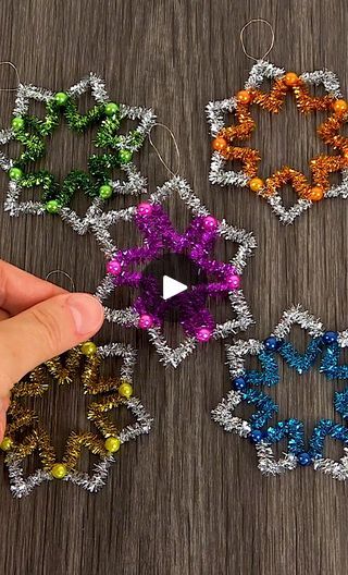 818K views · 12K reactions | DIY Pipe Cleaner Snowflake | DIY by Pipe-Cleaner-Crafts B | Scott Dugdale · Deck The Halls Xmas Pipe Cleaner Crafts, Pipe Cleaner Snowflakes With Beads, Pipe Cleaner Ideas, Pipe Cleaner Snowflakes, Pipe Cleaner Christmas Ornaments, Pipe Cleaner Crafts For Kids, Diy Snowflakes, Craft Pipe Cleaners, Snowflake Diy