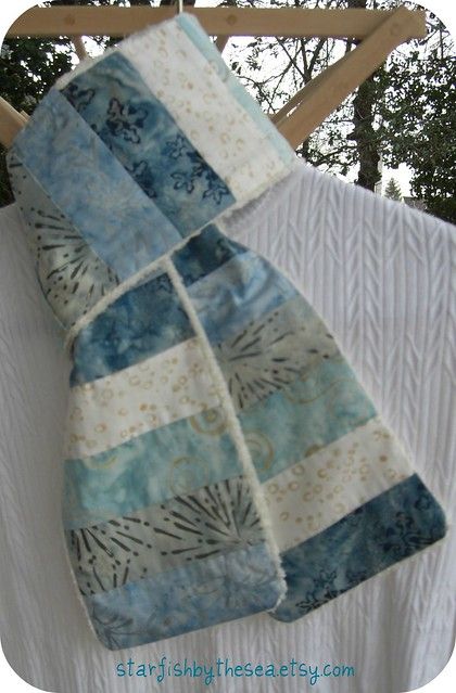 Boro Scarf, Sewing Scarves, Diy Shawl, Quilted Clothing, Patchwork Scarf, Quilted Potholders, Scarf Tutorial, Fabric Patchwork, Upcycled Bag