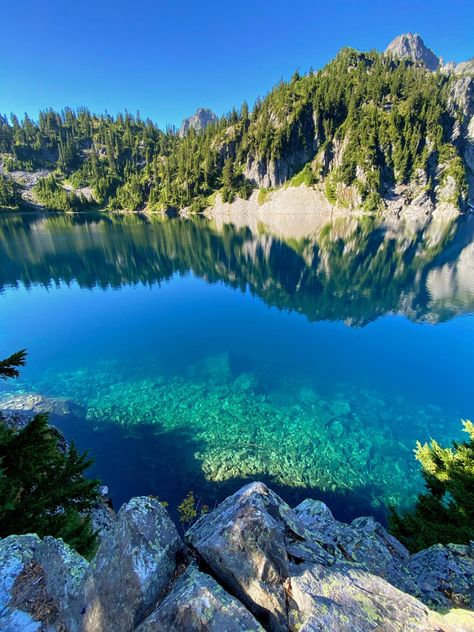 Washington Waterfalls, Washington Lakes, Clear Aesthetic, Snow Lake, Washington State Travel, Lake Washington, Evergreen State, Dreamy Landscapes, Washington Usa