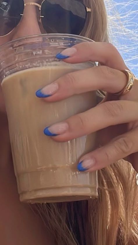 Cute Spring Break Nails Simple, Simple Nails For Beach, Beach Nails Natural Nail, Nail Inspiration Natural Nails, Aesthetic Shellac Nails, Europe Trip Nail Ideas, Cool Girl Summer Nails, No Tip Nails, Nail Inspo Blue French Tip