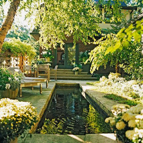 Patio reflecting pool Kleiner Pool Design, Dream Water, Landscape Timbers, Small Pond, Reflecting Pool, Garden Images, Water Features In The Garden, The Secret Garden, Garden Pool