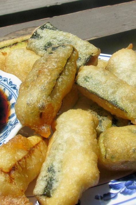 Zucchini Tempura Tempura Zucchini Fries, Zucchini Tempura, Fried Zucchini Batter, Tempura Zucchini, Veggie Tempura, Tempura Recipe, Zucchini Sticks, Fried Zucchini, Tempura Batter