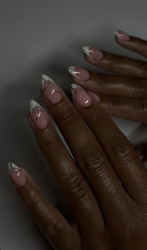 Short Simple Biab Nails, Biab Nails Almond Short, Short Classy Set Nails, Gold Design Nails Simple, Short Acrylic Nails Wedding Guest, Almond Colour French Tip Nails, Woman Nails Classy, Simple But Effective Nails, Natural Acrylic Nails Almond French