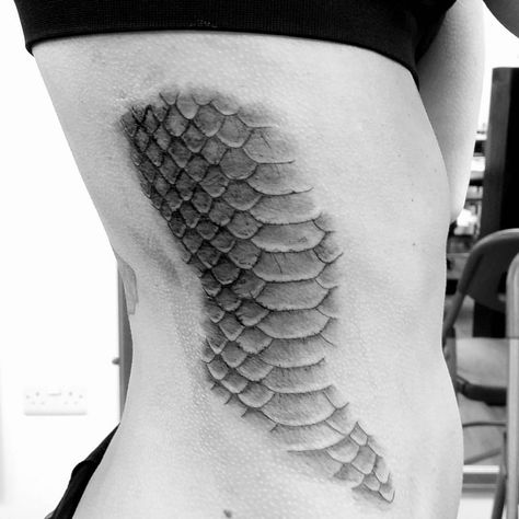 Snakeskin tattoo by @nathan_lee_harris Snakeskin Tattoo Design, Snake Skin Tattoo Pattern, Snake Skin Tattoo Design, Reptile Scales Tattoo, Snakeskin Tattoo, Snake Scale Tattoo, Dragon Skin Tattoo, Snake Scales Tattoo, Snake Skin Tattoo