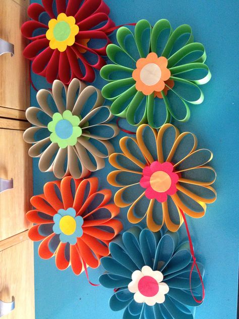 IMG_1053 | Amy Petz | Flickr Classroom Paper Decorations, Diy Flower Power Decorations, Paper Flowers Craft Decoration Wall Hanging, Pool Noodle Ideas Crafts, Tissue Paper Decorations, Kraftangan Prasekolah, Kerajinan Diy, Desk Diy, Fleurs Diy