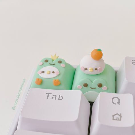 Made with polymer clay. Artisan Keycaps, Clay Figurines, Key Caps, Clay Figurine, Sculpting Clay, Polymer Clay, Figurines, Key, Instagram Photos